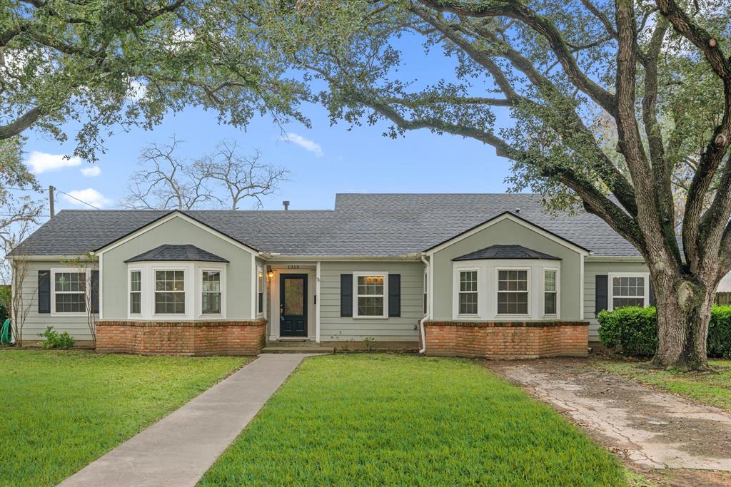 Welcome to 1315 N. Fulton. Gorgeous updated  4 BR, 3 BA home featuring 2 living areas, formal dining, flex room/study.  Nestled on a 1/3 acre lot. 3 car oversized garage, large workshop, guest house and green house. HVAC 2016. Roof 2022. This one has it all