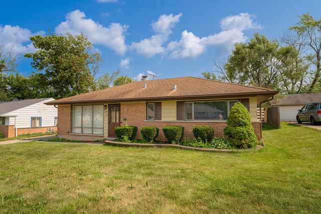 $165,000 | 155 Shabbona Drive | Park Forest