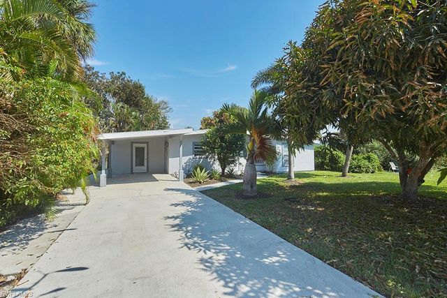 $515,000 | 1923 Harbor Lane | East Naples