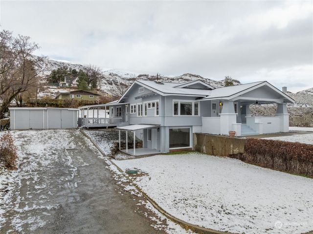 $695,000 | 242 3rd Street | Chelan Falls