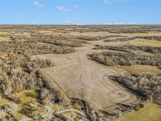 $956,800 | 104-ac Northwest 104-ac Nw Graves Road | Atchison Township - Clinton County