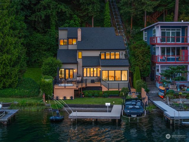 $3,898,000 | 2002 West Lake Sammamish Parkway Northeast | Idylwood