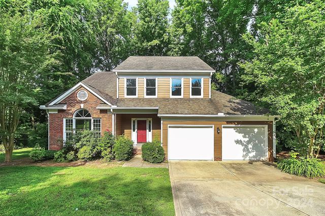 $475,000 | 1061 Fairway Ridge Drive Northwest | Cabarrus Country Club