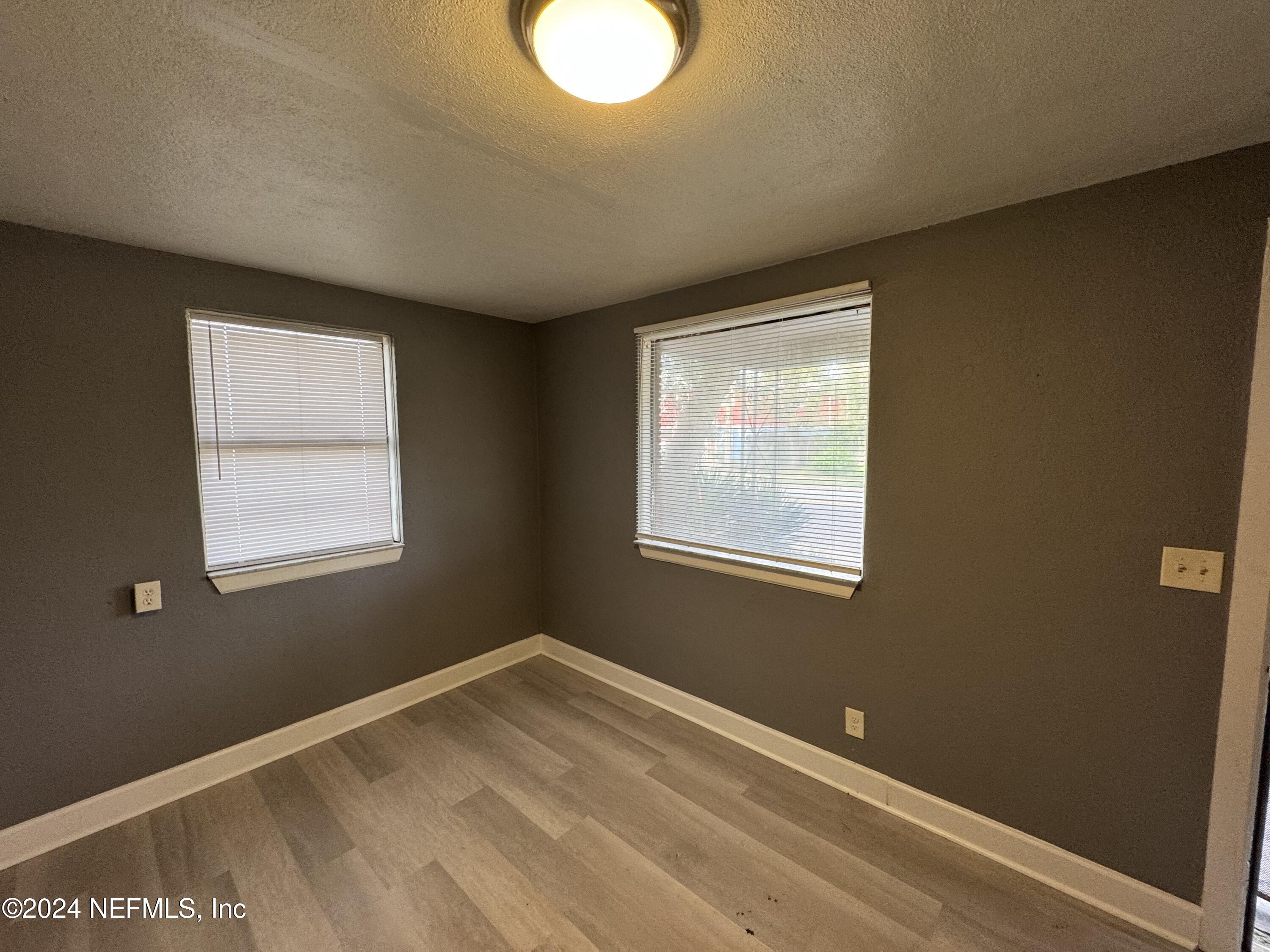 a view of empty room with window