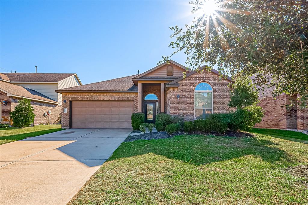 Welcome to 11618 Lantana Reach!