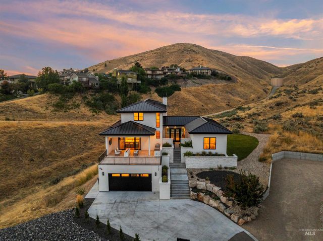 $2,299,000 | 3149 Lancaster Drive | Central Foothills