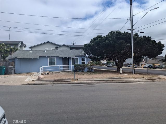 $2,700 | 210 North 12th Street | Grover Beach