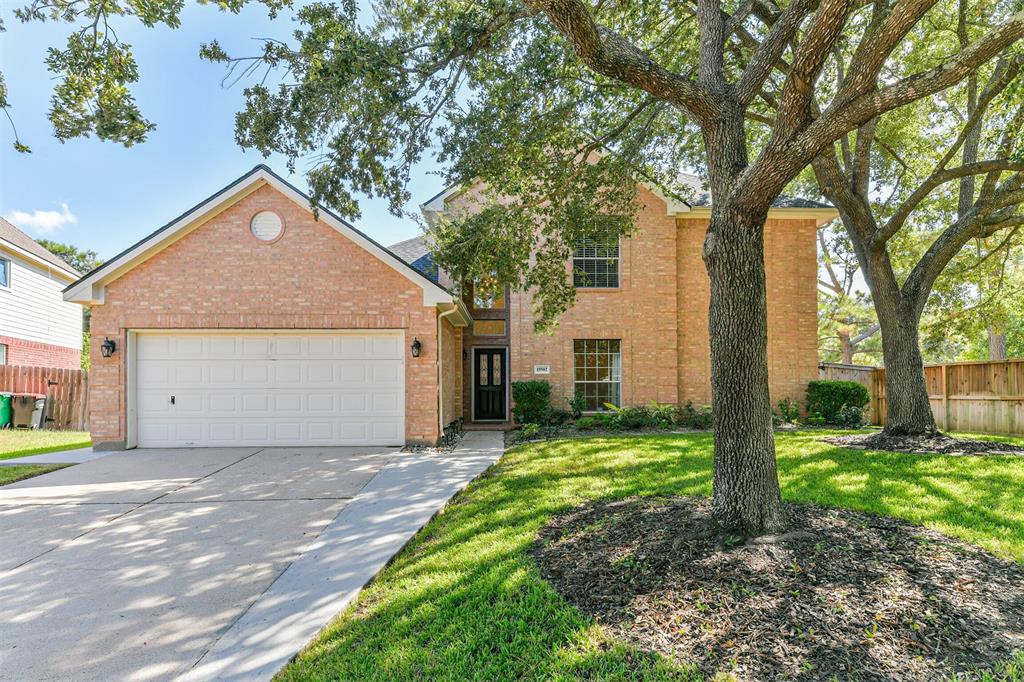 Welcome to 15502 Valley Plum Court in Fairfield's Inwood Glen community. New Roof 2020. Zoned to acclaimed schools in the CyFair school district.