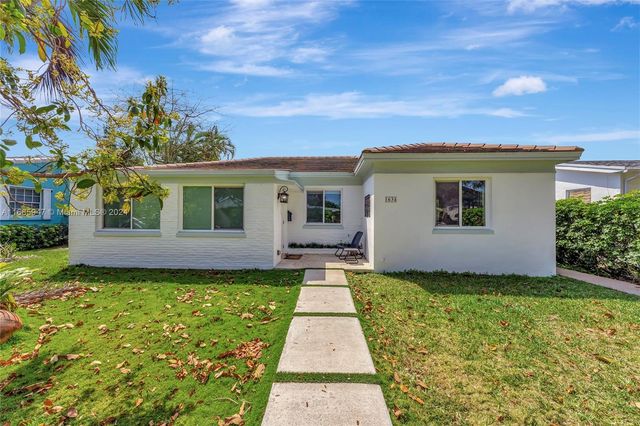 $879,000 | 1634 Fletcher Street | Hollywood Lakes