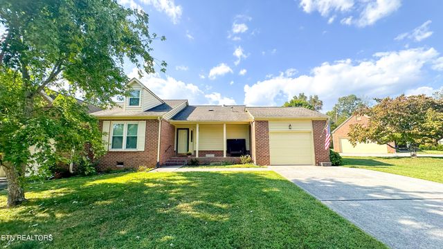 $335,900 | 8423 Woodbend Trail