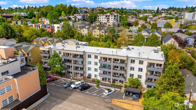 $369,000 | 949 North 35th Street, Unit 201 | Fremont