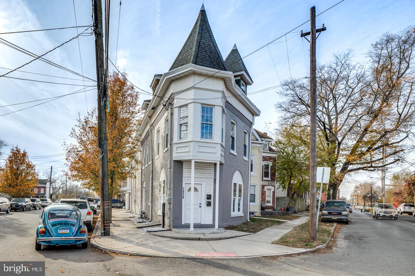 a view of a street in front of house