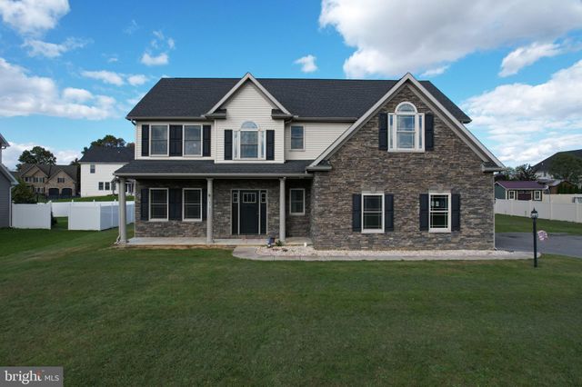 $460,000 | 1733 Cape Lookout Street | Greene Township - Franklin County