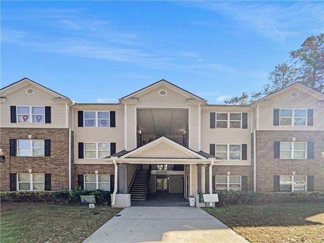 $118,000 | 1304 Fairington Village Drive | Fairington Village Condominiums