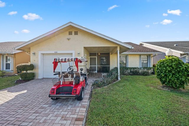 $389,900 | 5261 Tiffany Anne Circle | Cypress Lakes