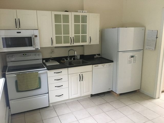 $1,750 | 15 Meadowbrook Road, Unit 2 | North Grafton