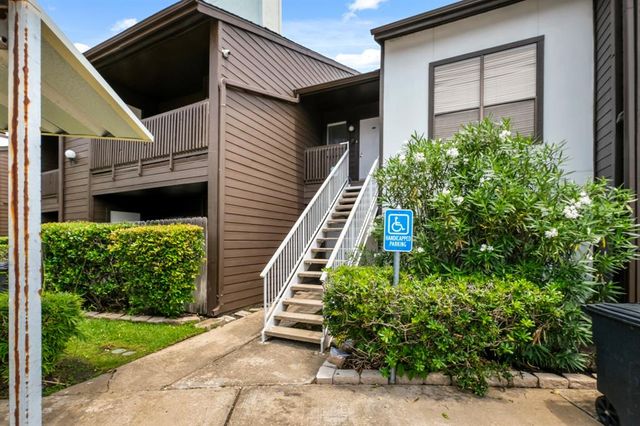 $164,900 | 8020 Braesmain Drive, Unit 1710 | Braeswood Place