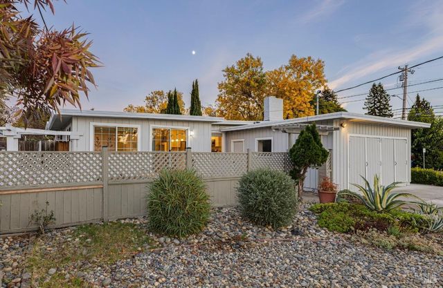 $650,000 | 2123 Montgomery Drive | Santa Rosa Southeast