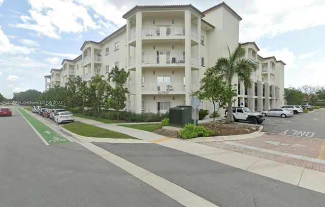 $420,000 | 10950 Northwest 82nd Street, Unit 405 | Islands of Doral