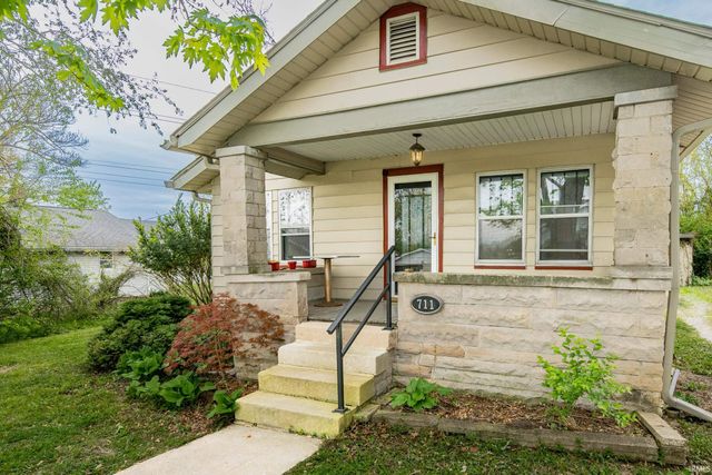 $185,500 | 711 West Cherokee Drive | Broadview