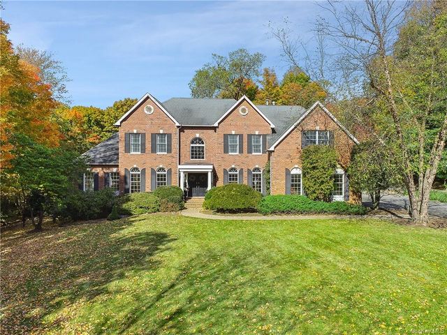 $2,895,000 | 10 Leisure Farm Drive | Armonk