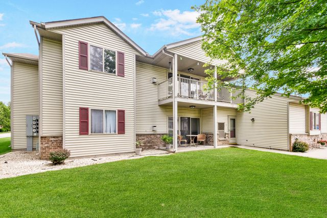 $224,500 | 936 Roseland Drive, Unit 1 | Kewaskum