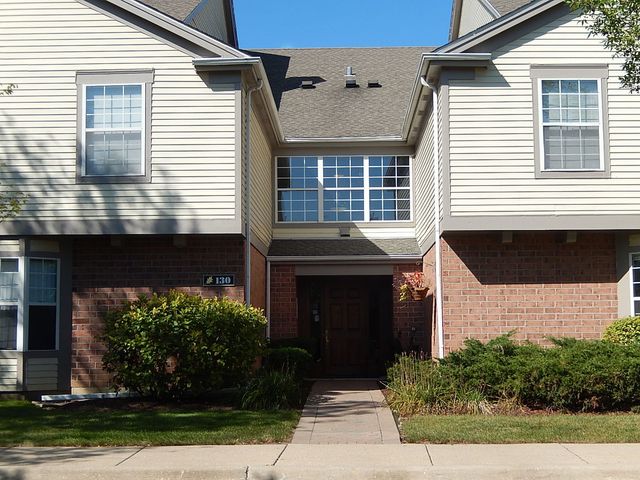 $230,000 | 109 White Oak Court, Unit 5 | Schaumburg