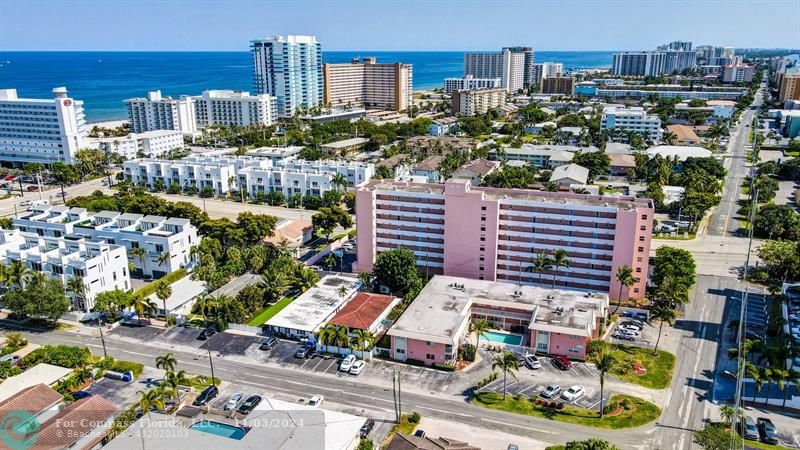 Just in time for season!! If you're looking to live or own an investment property within walking distance from the Beach & Intracoastal - This 1 bedroom Condo on the top floor is it!