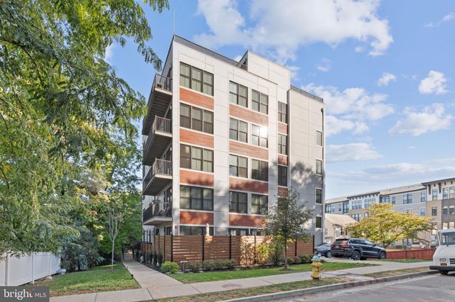 $925,000 | 1245 North Pierce Street, Unit 9 | Radnor-Fort Myer Heights