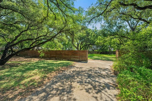 $1,100,000 | 205 Westlake Drive | Westlake