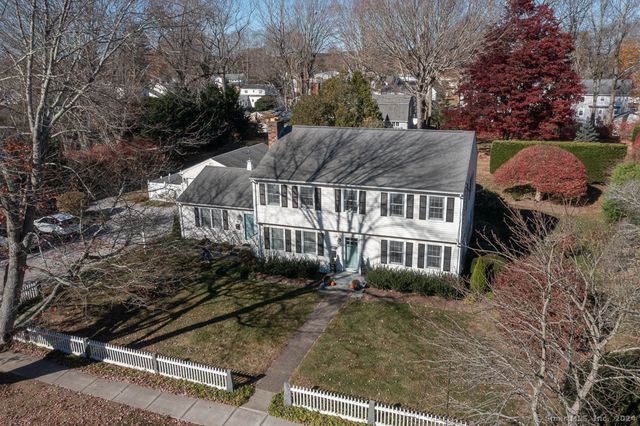 $957,500 | 35 Old Boston Post Road | Old Saybrook Center