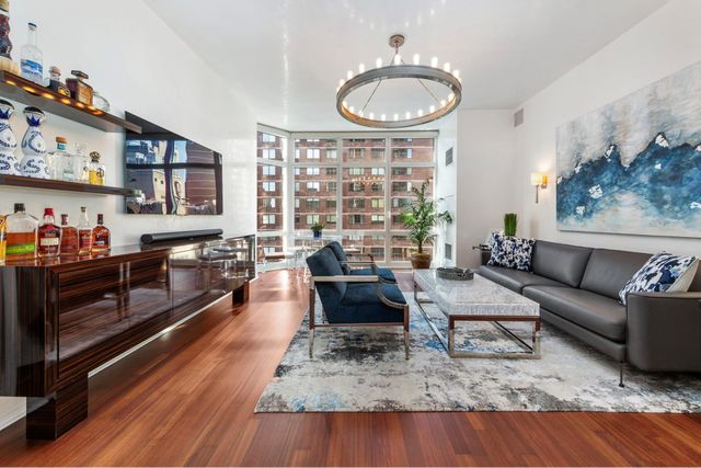 $1,975,000 | 300 East 55th Street, Unit 20C | Sutton Place