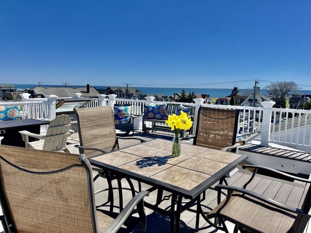 $1,900,000 | 37 Circuit Avenue, Unit 4 & 5 | Martha's Vineyard