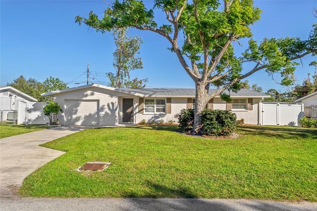 $450,000 | 6227 Pauline Avenue | Gulf Gate Estates