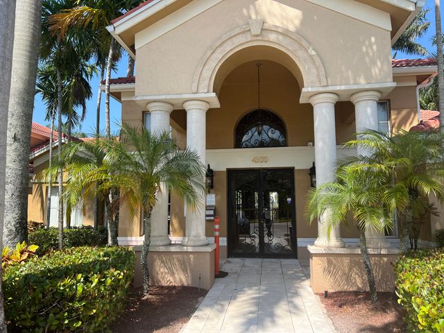 $226,000 | 4151 San Marino Boulevard, Unit 303 | The Villages of Palm Beach Lakes