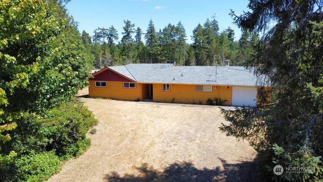 $325,000 | 221 East Woodland Drive