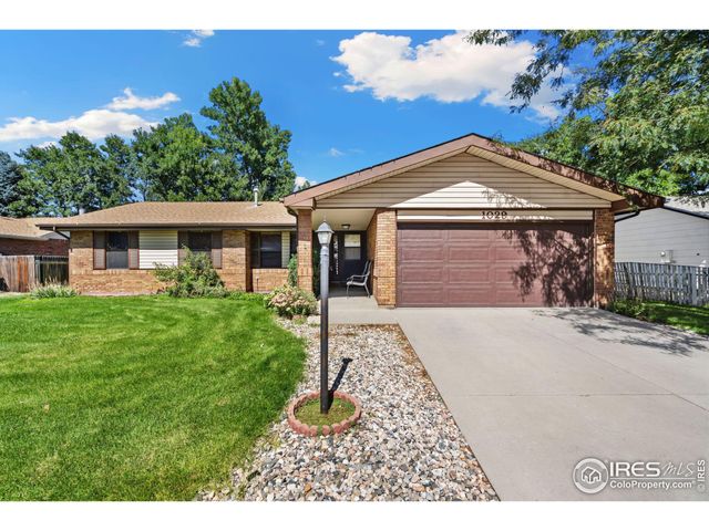 $470,000 | 1029 North Redbud Drive | Silver Glen