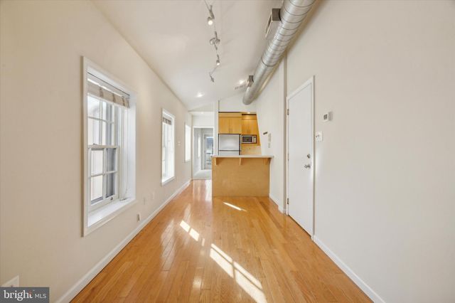 $2,295 | 2032 Pine Street, Unit 2 | Rittenhouse Square