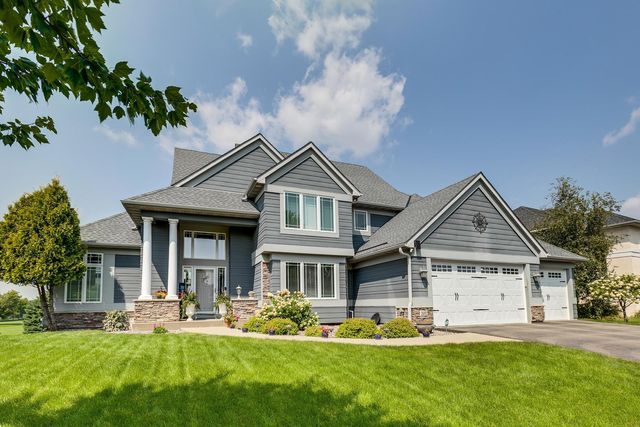 $799,900 | 2692 Eagle Valley Drive | Woodbury