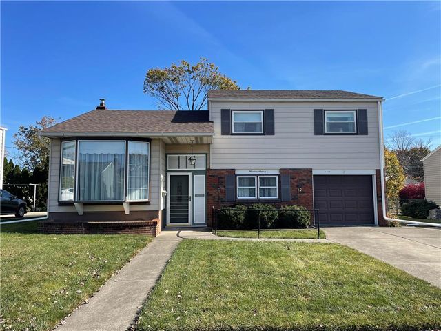 $299,900 | 1916 Woodmont Drive | West Bethlehem