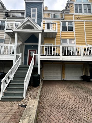 $2,300 | 918 Quinnipiac Avenue, Unit 7 | Quinnipiac Meadows