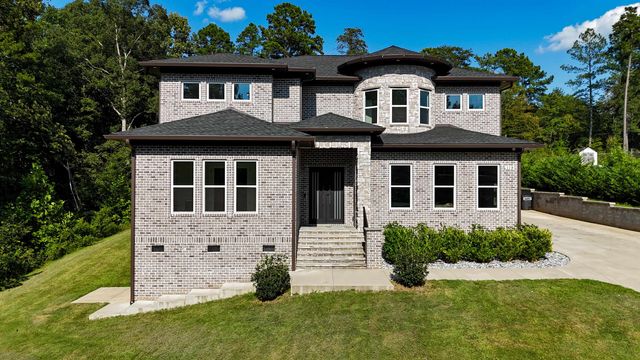 $699,900 | 119 Bridgeview Road