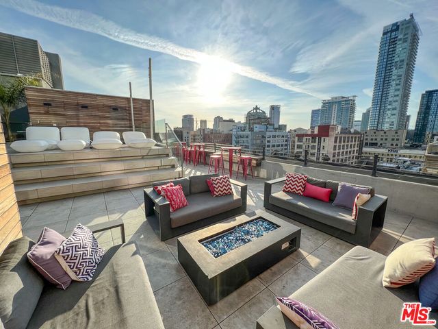 $1,700 | 810 South Spring Street, Unit 205 | Downtown Los Angeles