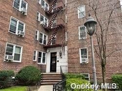 $170,000 | 88-09 35th Avenue, Unit 5R | Jackson Heights