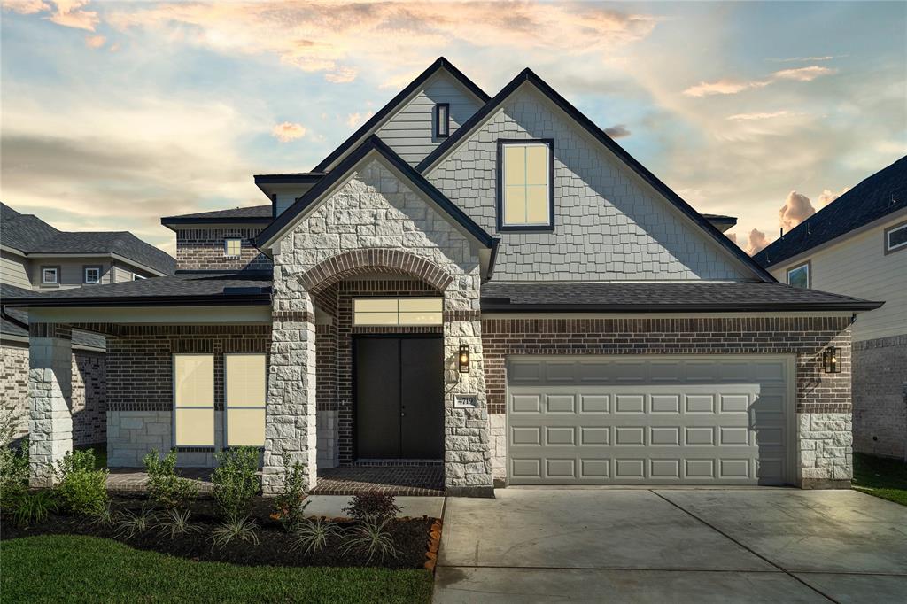 Welcome home to 4719 Whisperwood Drive located in Briarwood Crossing and zoned to Lamar Consolidated ISD.