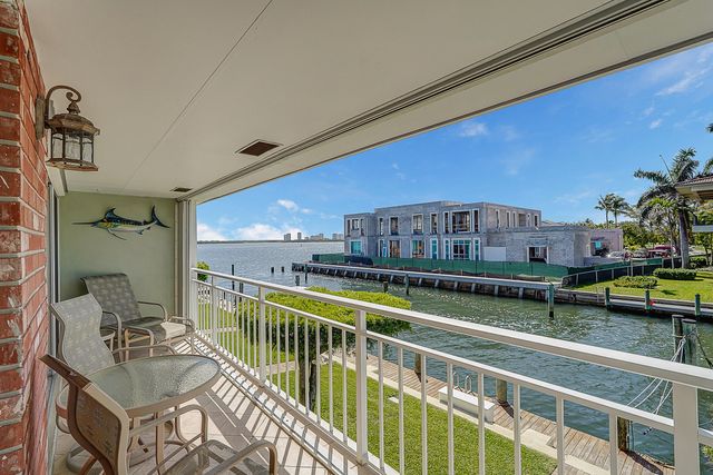 $4,000 | 68 Yacht Club Drive, Unit 22 | North Palm Beach