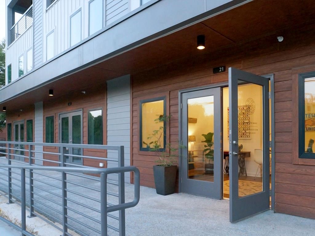 a view of an entryway with a balcony