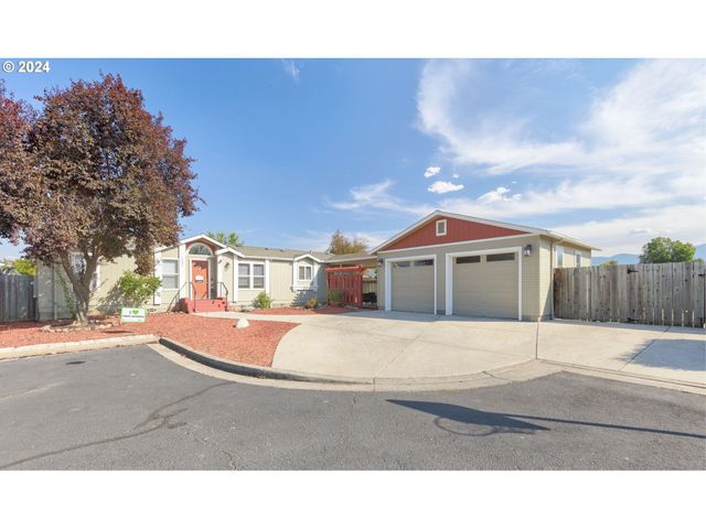 $375,000 | 1333 Carlson Drive | Southwest Medford