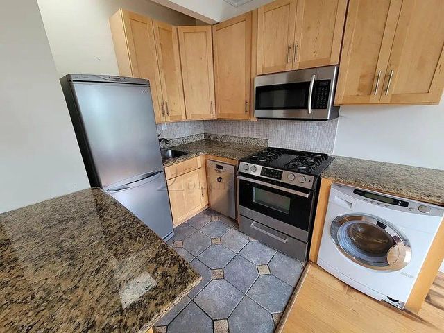 $3,150 | 32-04 24th Avenue, Unit 2 | Astoria