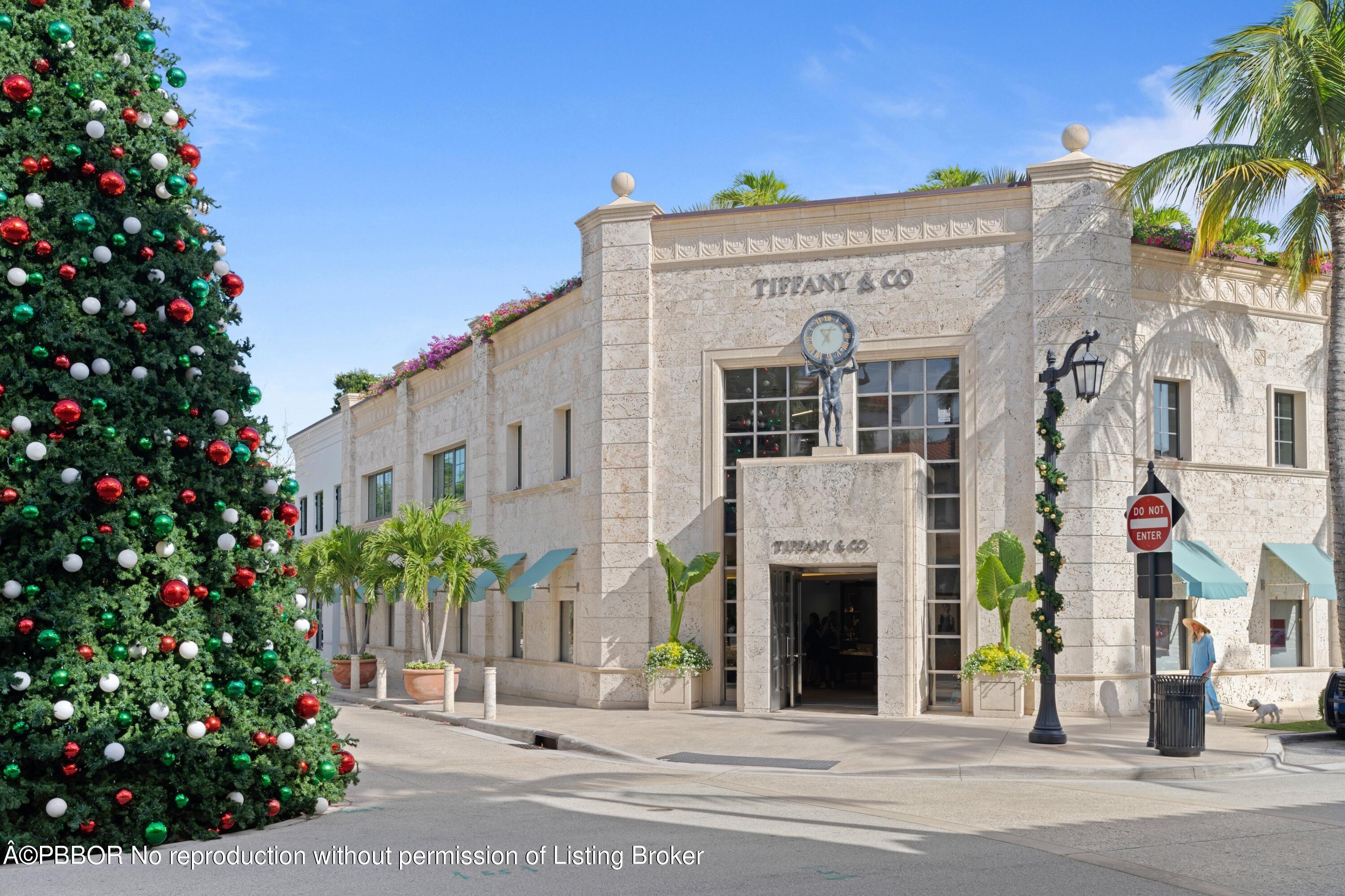 Florida - Palm Beach - Worth Avenue and Hibiscus Avenue